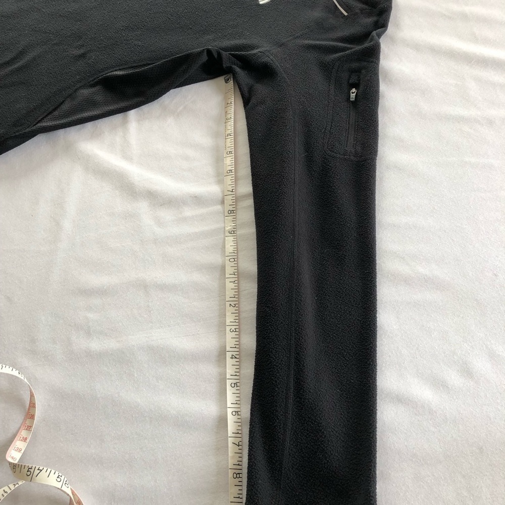 THE NORTH FACE Women’s Fleece Coat with logo at left chest. Zip arm pockets. XL - Picture 13 of 13